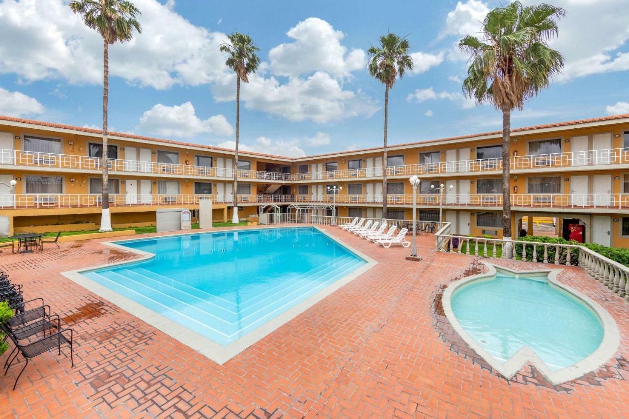 Quality Inn Piedras Negras Buitenkant foto