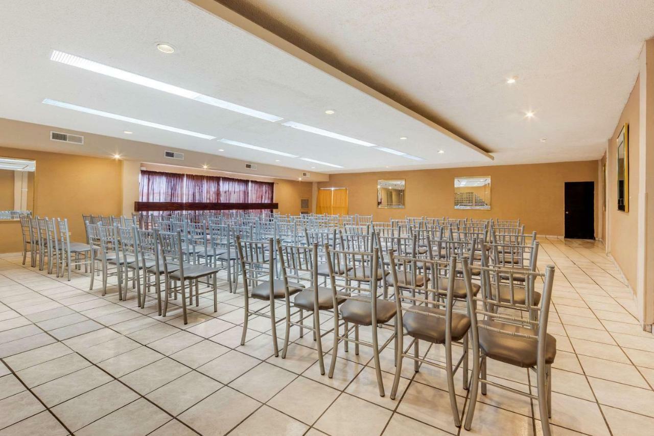 Quality Inn Piedras Negras Buitenkant foto