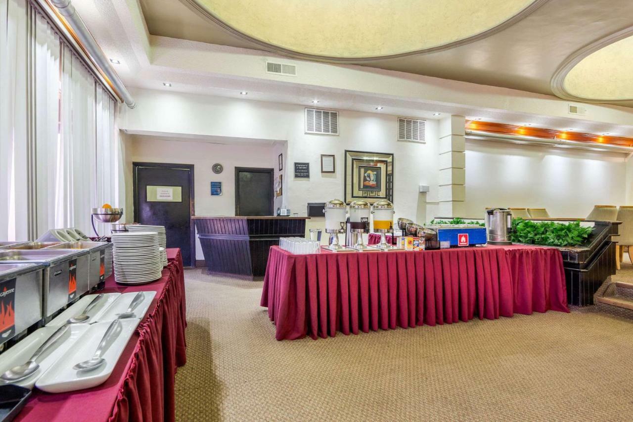 Quality Inn Piedras Negras Buitenkant foto