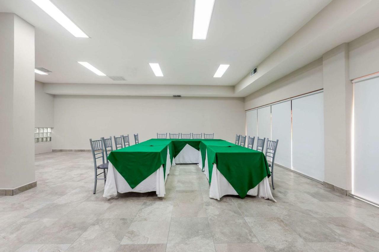 Quality Inn Piedras Negras Buitenkant foto